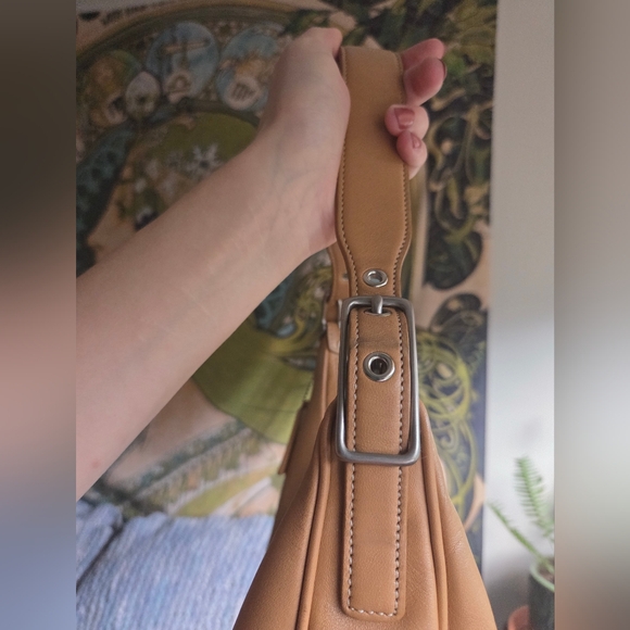 Vintage Coach Camel Colored Leather Legacy West Zoe Hobo Shoulder Bag - Picture 9 of 10